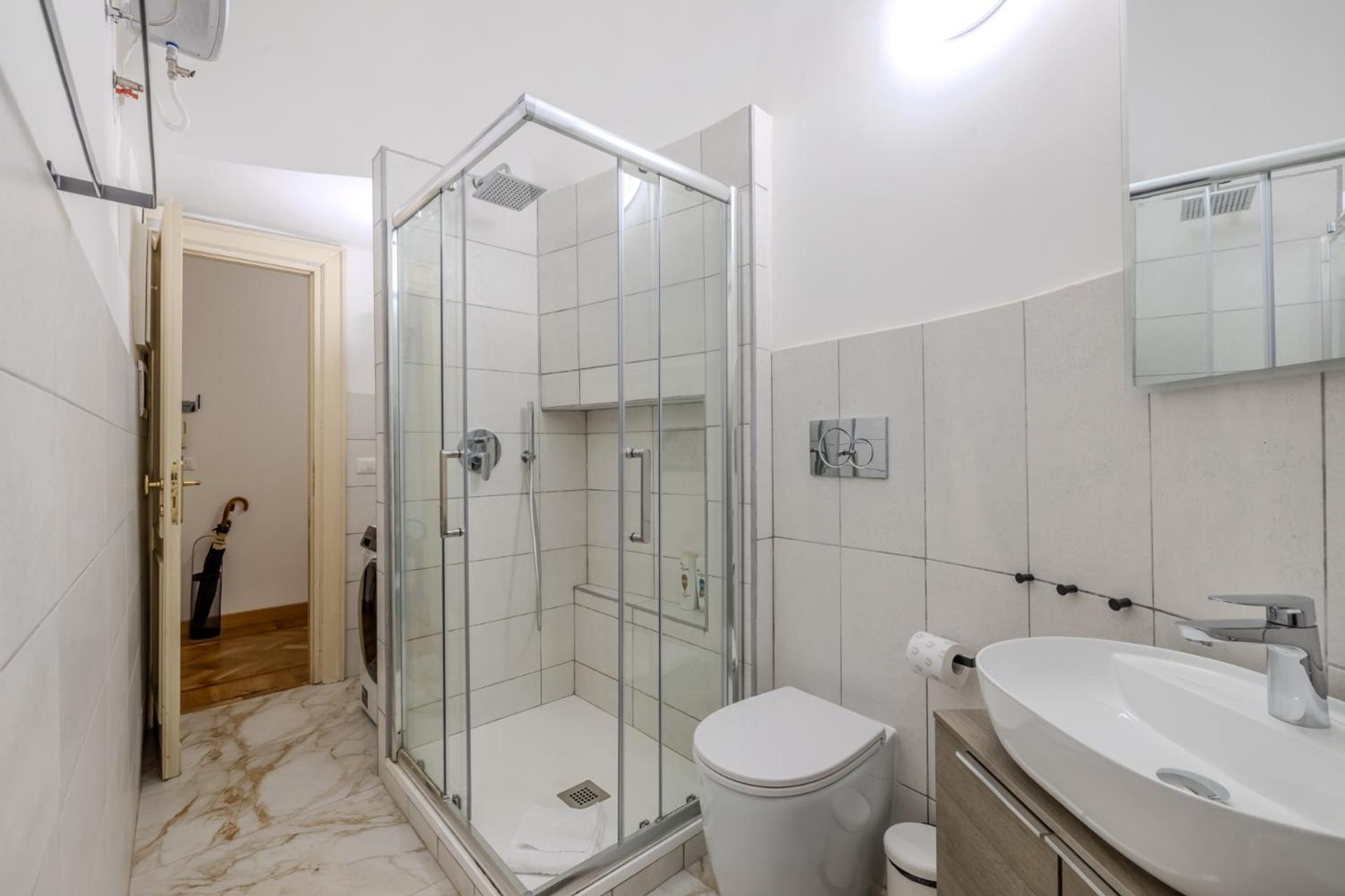 Appartamento Storico In Zona Barberini Рим Екстериор снимка