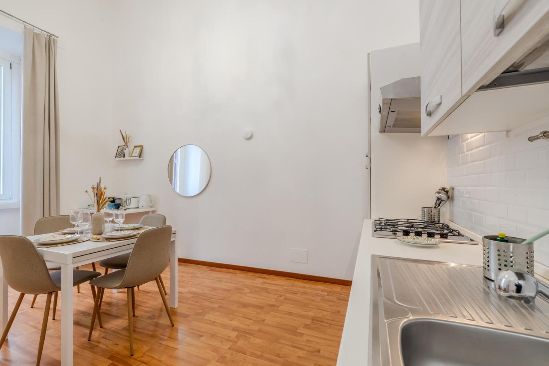 Appartamento Storico In Zona Barberini Рим Екстериор снимка