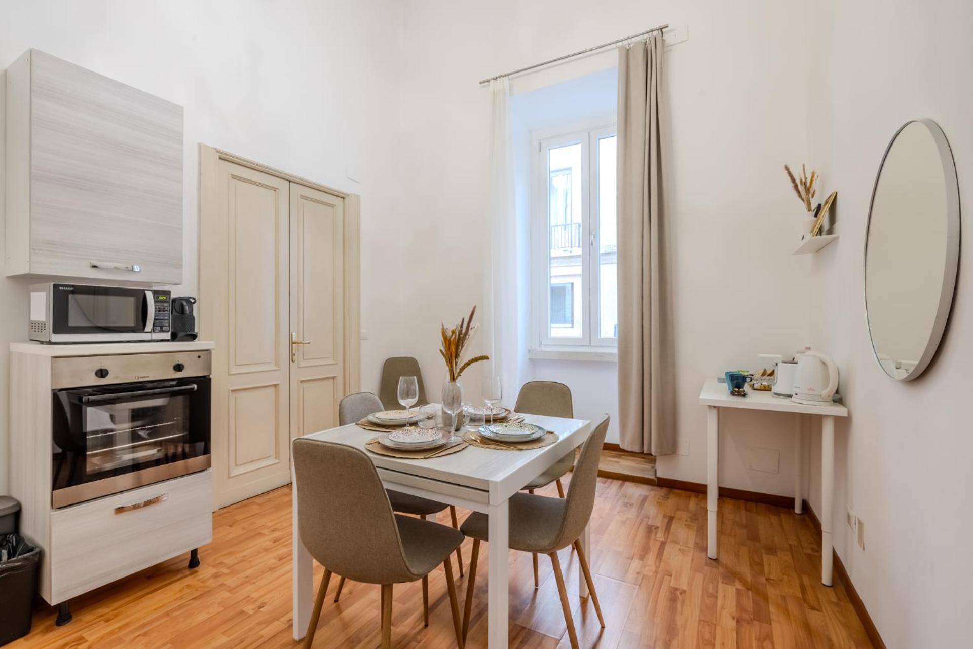 Appartamento Storico In Zona Barberini Рим Екстериор снимка