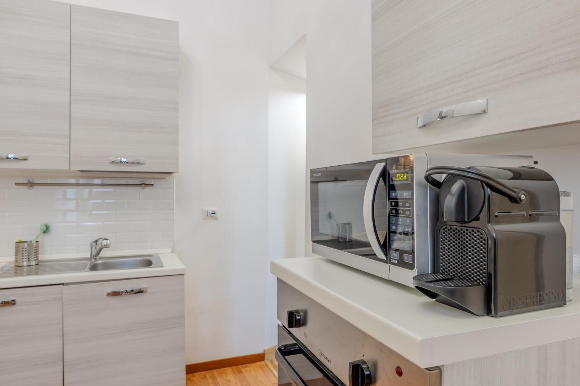 Appartamento Storico In Zona Barberini Рим Екстериор снимка