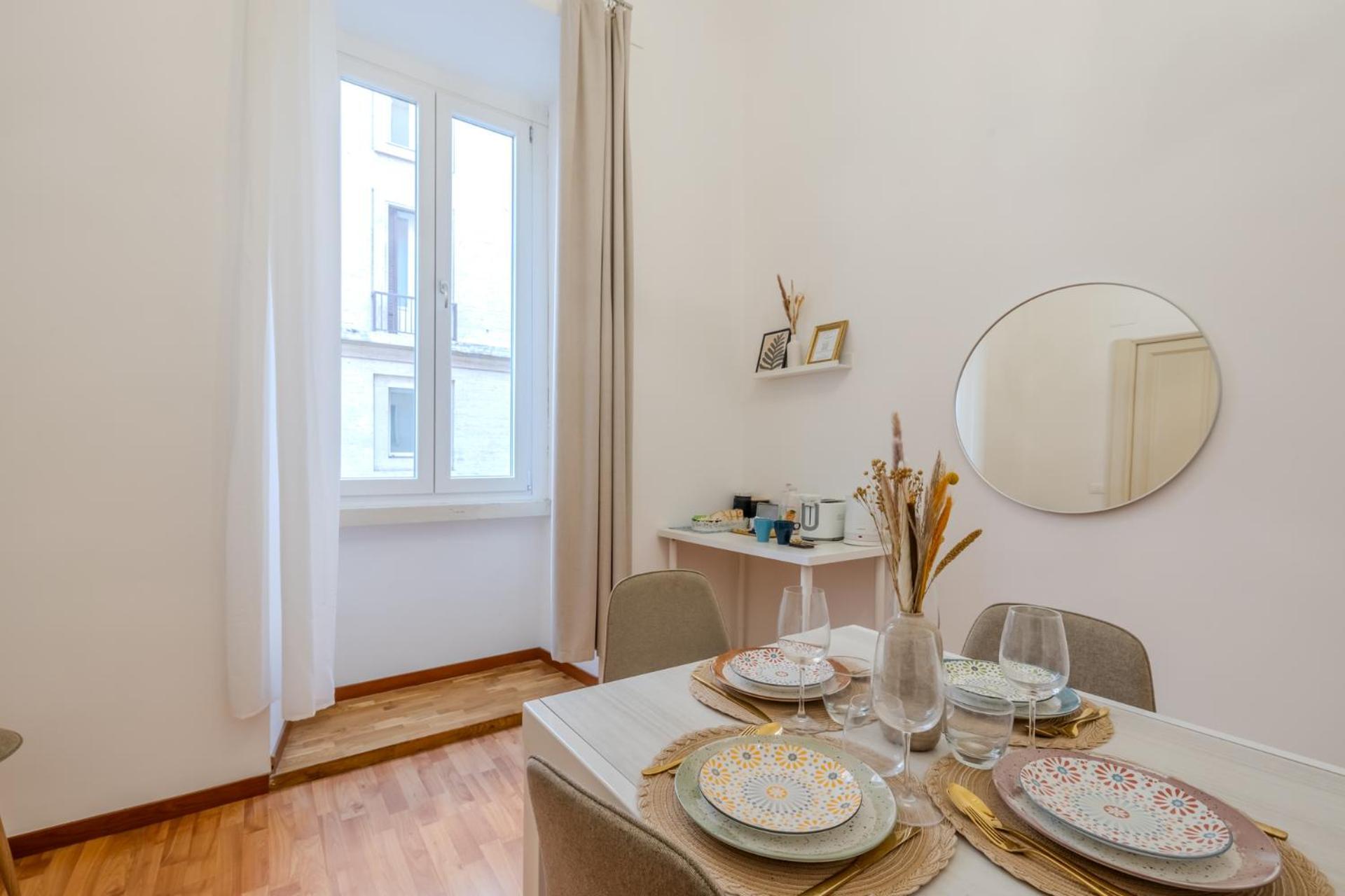 Appartamento Storico In Zona Barberini Рим Екстериор снимка
